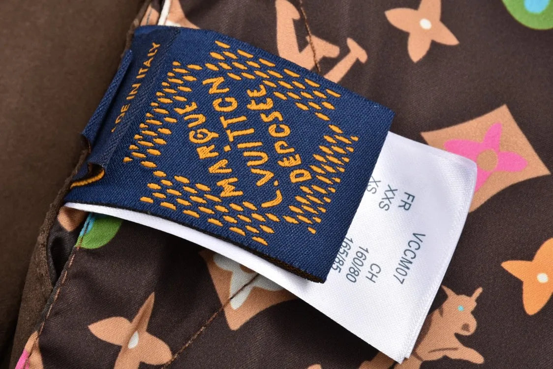 Veste Louis Vuitton de Luxe – Élégance Intemporelle